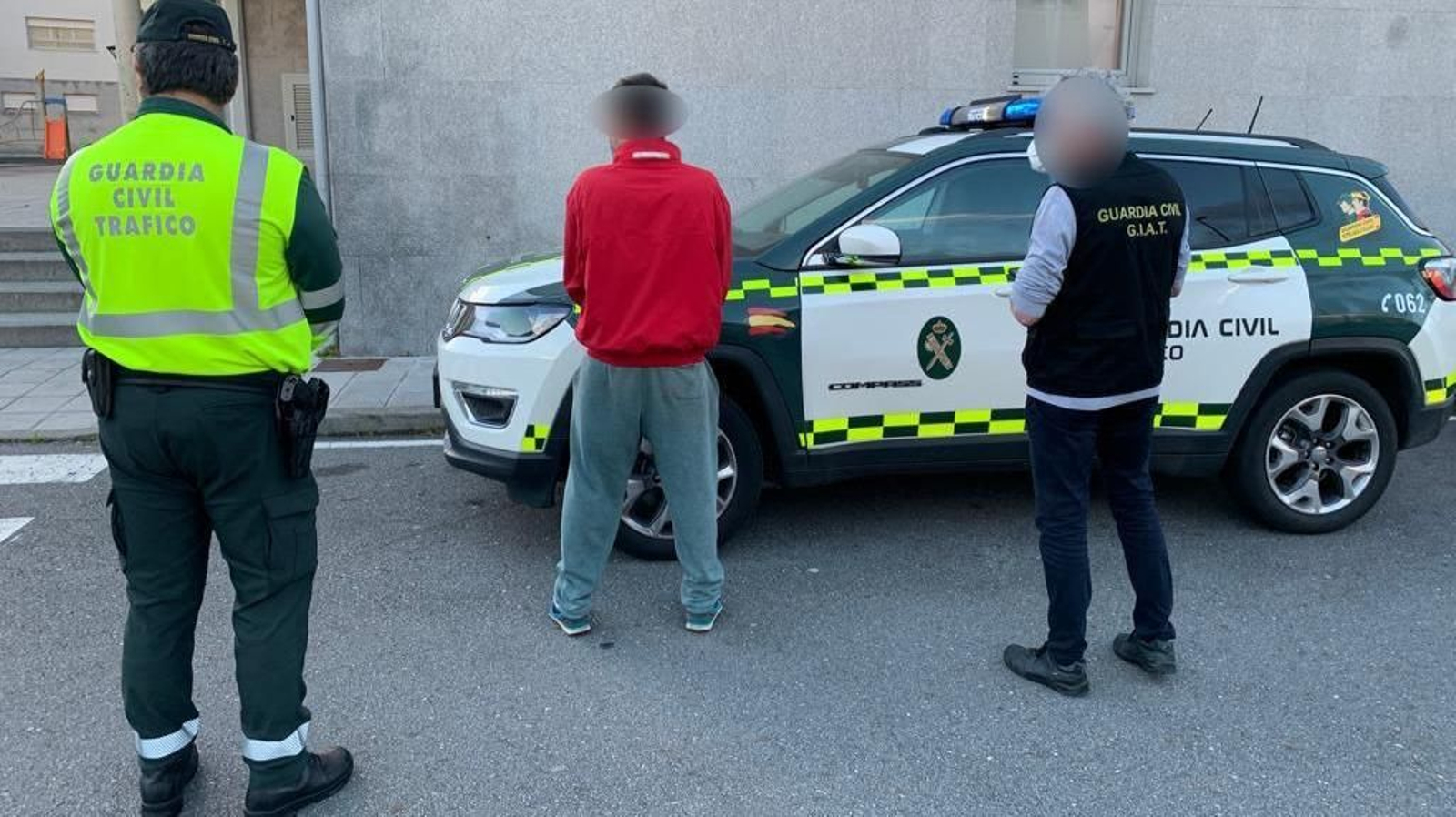 Detenido por circular drogado en patinete y escupir a un agente en Vilanova