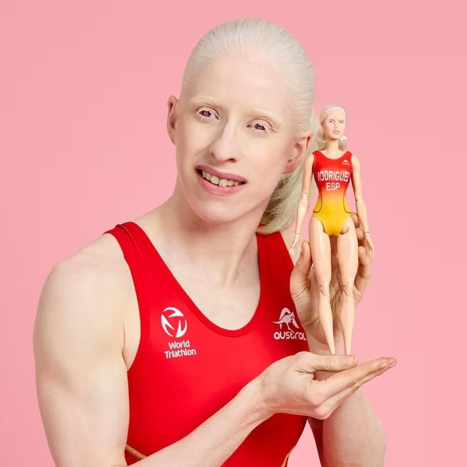 Susana Rodríguez Gacio con su Barbie.