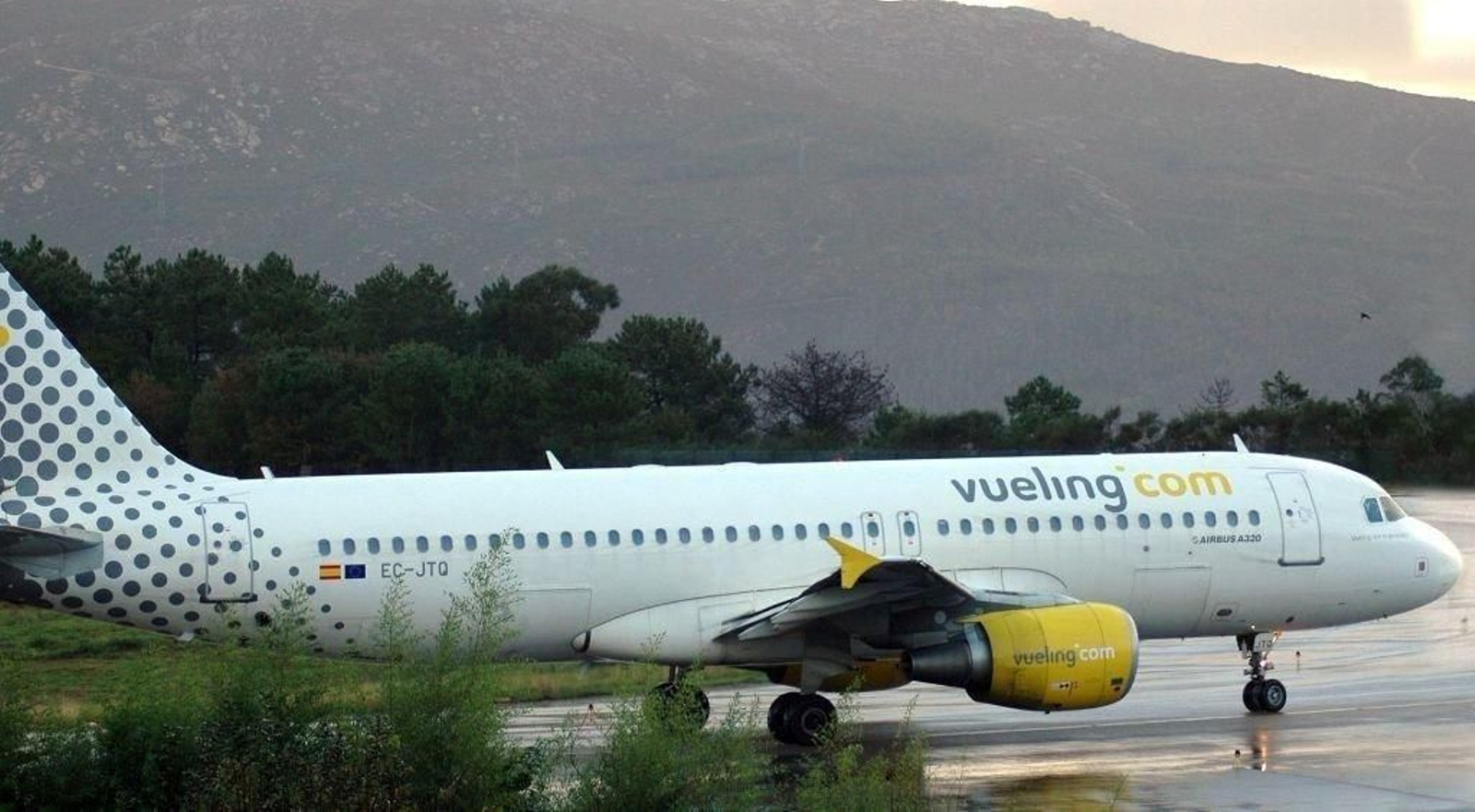 Vueling opera entre Peinador y Barcelona.