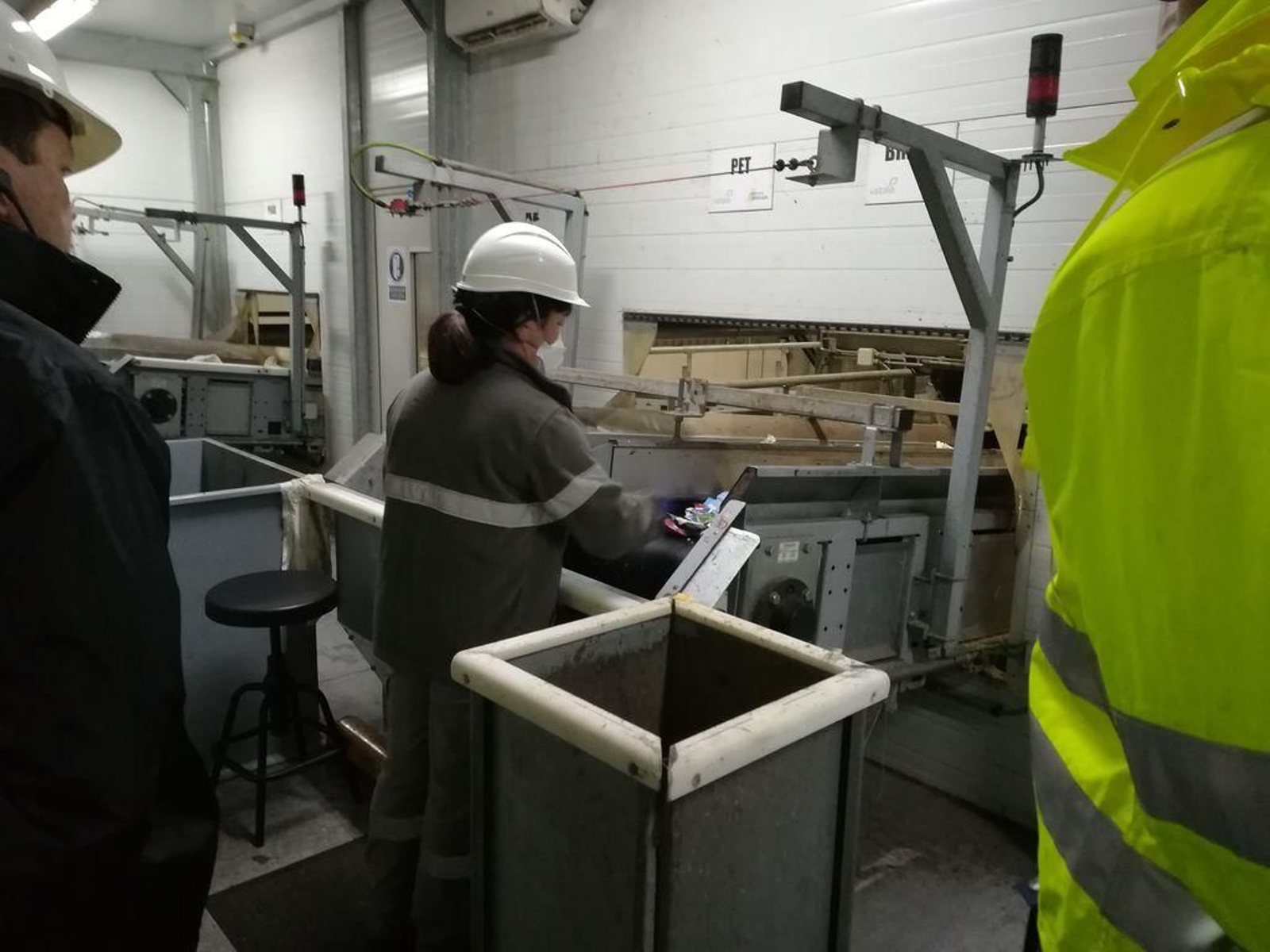 La separación final, manual, de residuos.