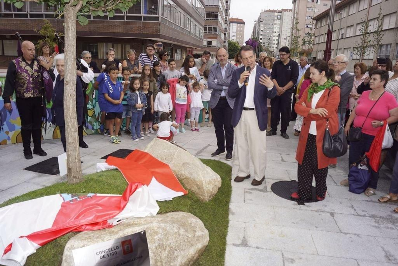 Abel Caballero inauguró ayer García Lorca y contó con presencia de la actriz María Castro.