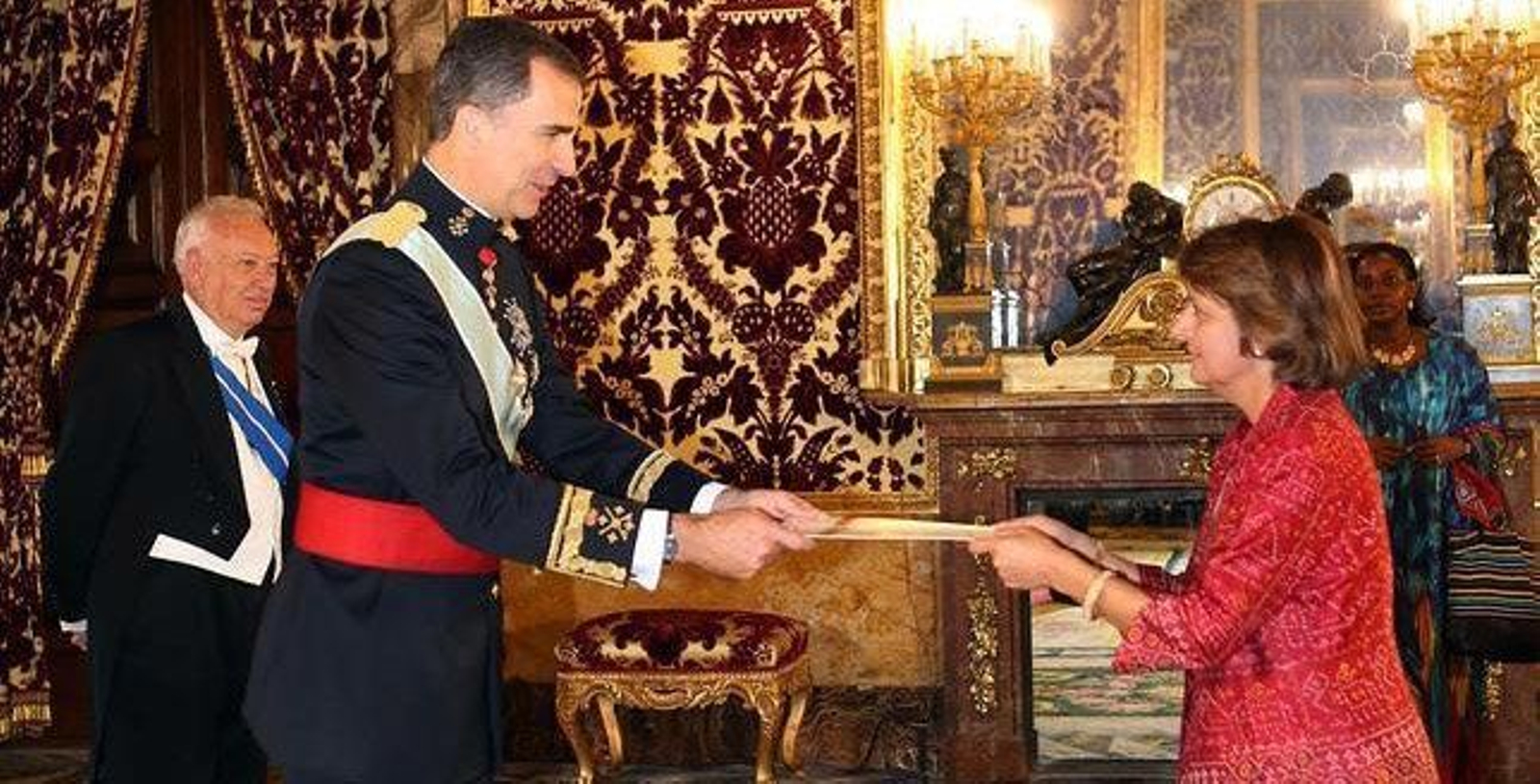 rey-embajadora--644x362