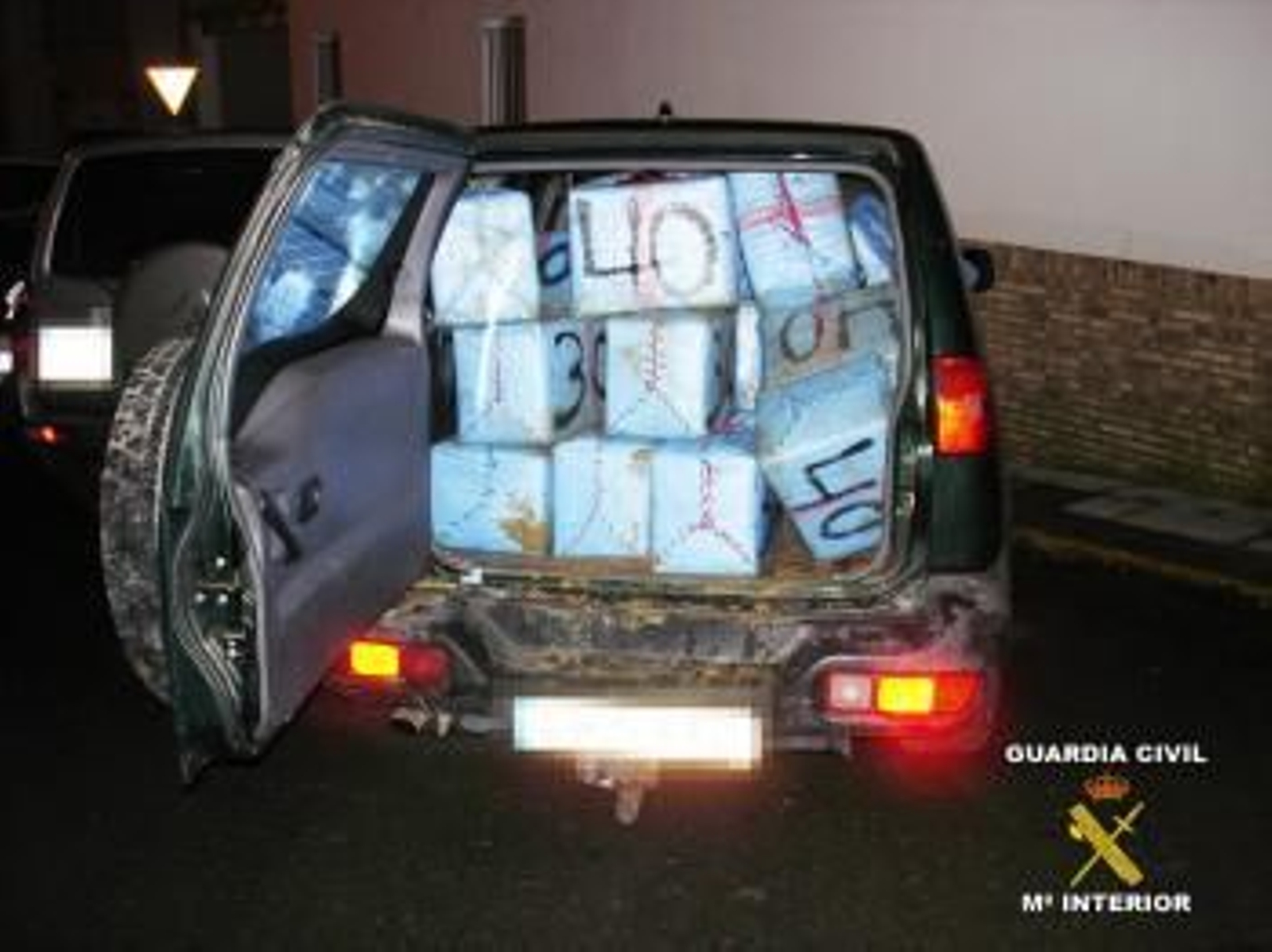 Agentes del Puesto de Cartaya, pertenecientes a la Comandancia de la Guardia Civil de Huelva.