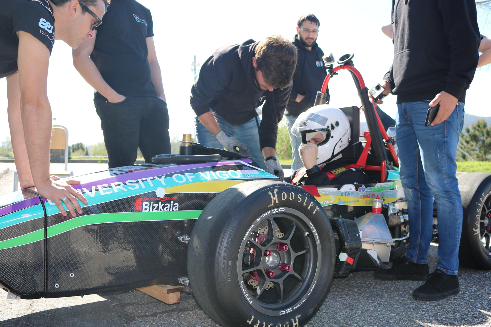 28 alumnos forman parte de la escudería de la Universidad.