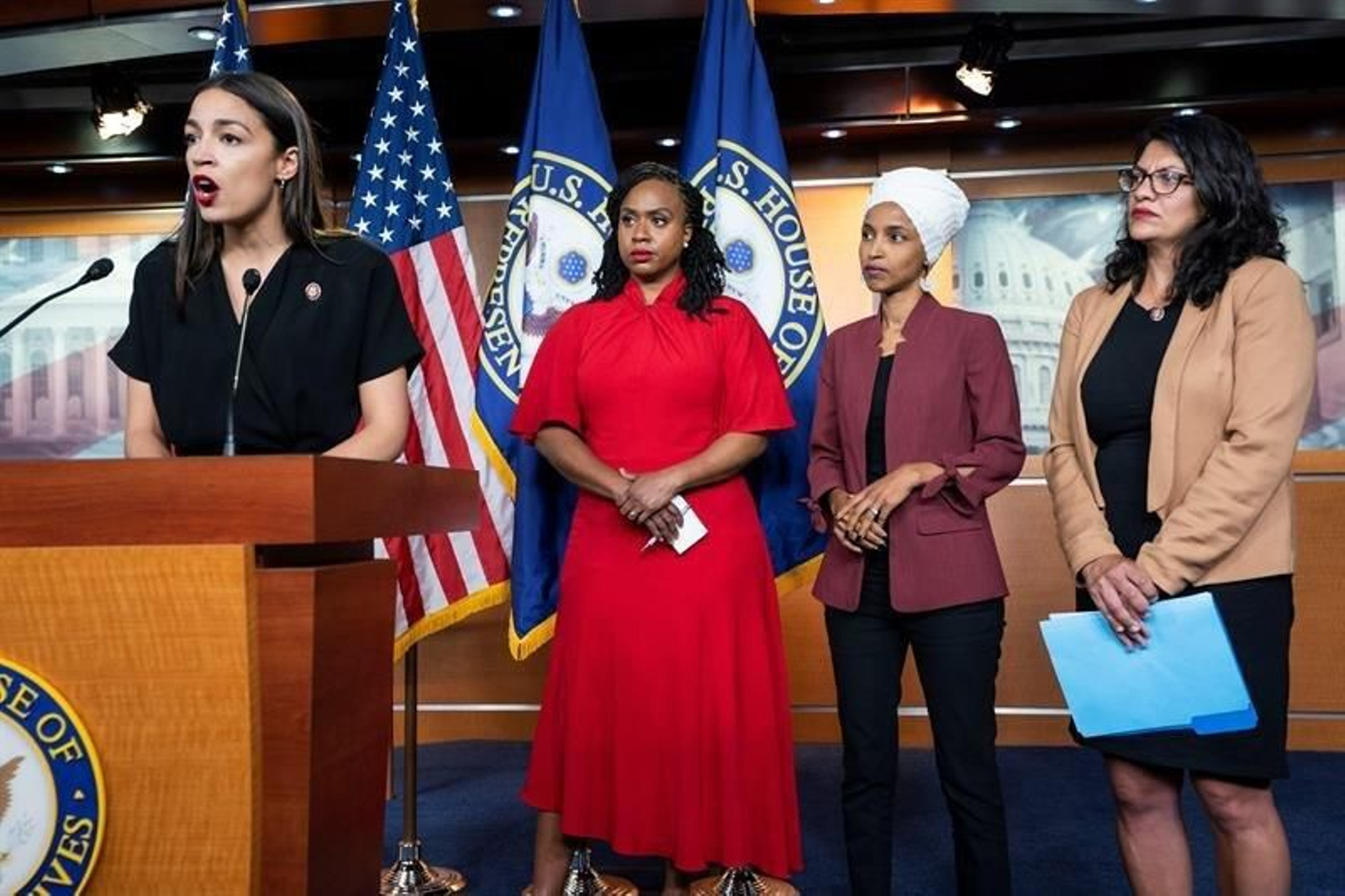 Las representantes demócratas Alexandria Ocasio-Cortez, Ayanna Pressley, Ilhan Omar y Rashida Tlaib