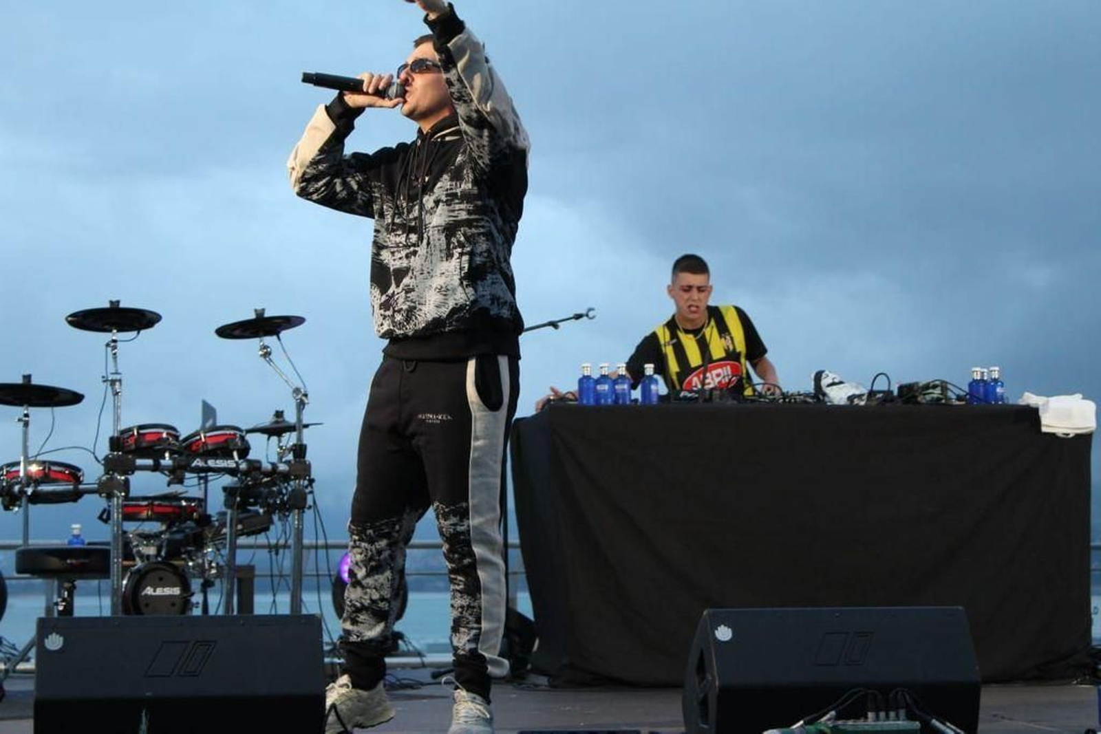 El madrileño Recycled J presentó al público vigués su último EP en el festival Terraceo.