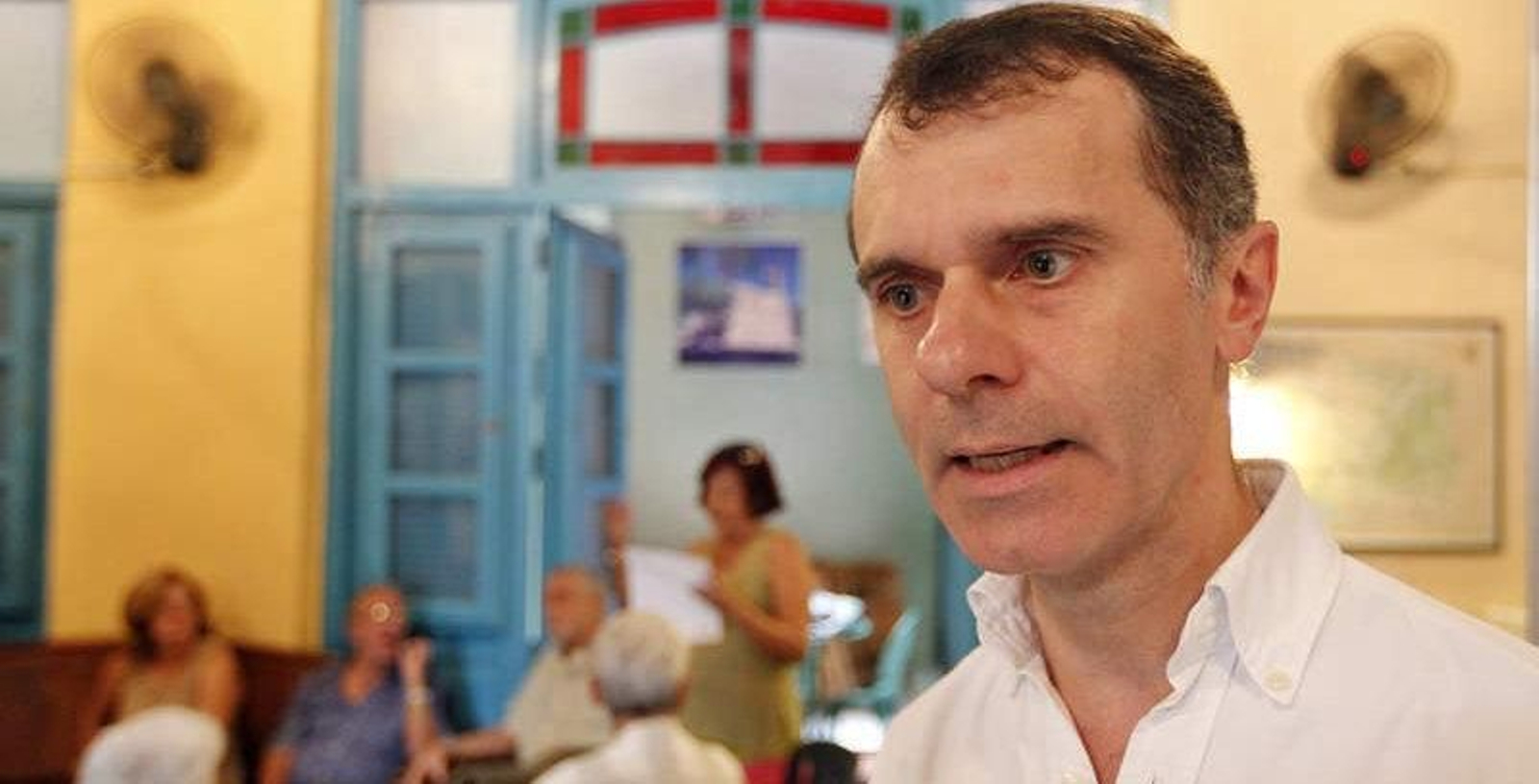 GRA304. LA HABANA (CUBA), 01/10/2016.- El secretario general de la consejerÌa de la presidencia de Castilla y LeÛn, JosÈ Manuel Herrero Mendoza, ofrece declaraciones en un encuentro con Efe hoy, s·bado 1 de octubre de 2016, durante las celebraciones del centenario de la Colonia Zamorana en la Isla, en La Habana (Cuba). EFE/Ernesto Mastrascusa