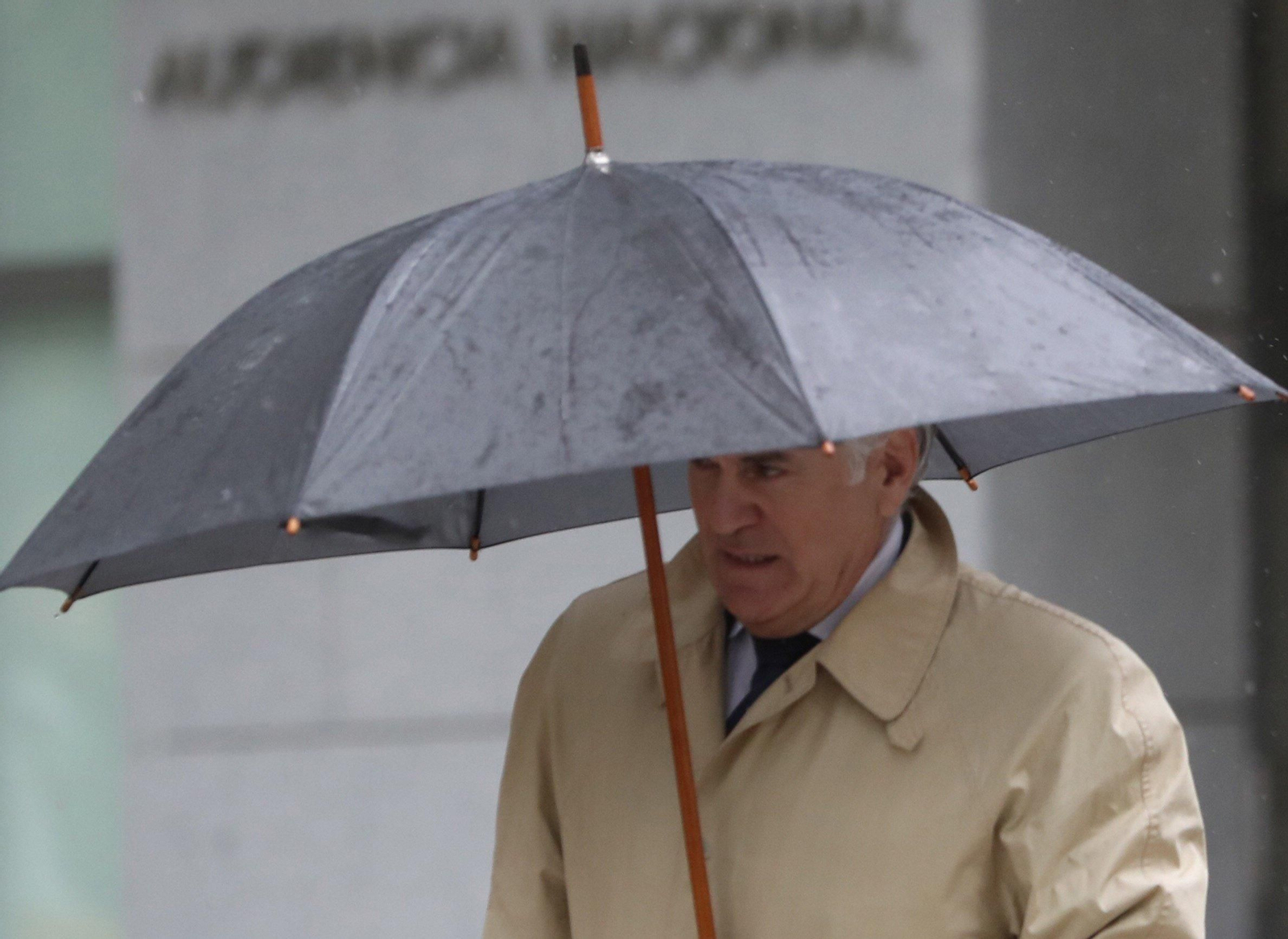 Bárcenas, a su llegada ayer a la sede de la Audiencia Nacional, de donde salió hacia prisión.