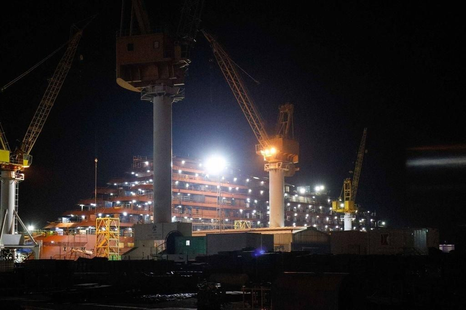 El crucero de superlujo que construye Barreras es un barco de gran complejidad. Con 190 metros de eslora es el primero de estas características que se hace en España.