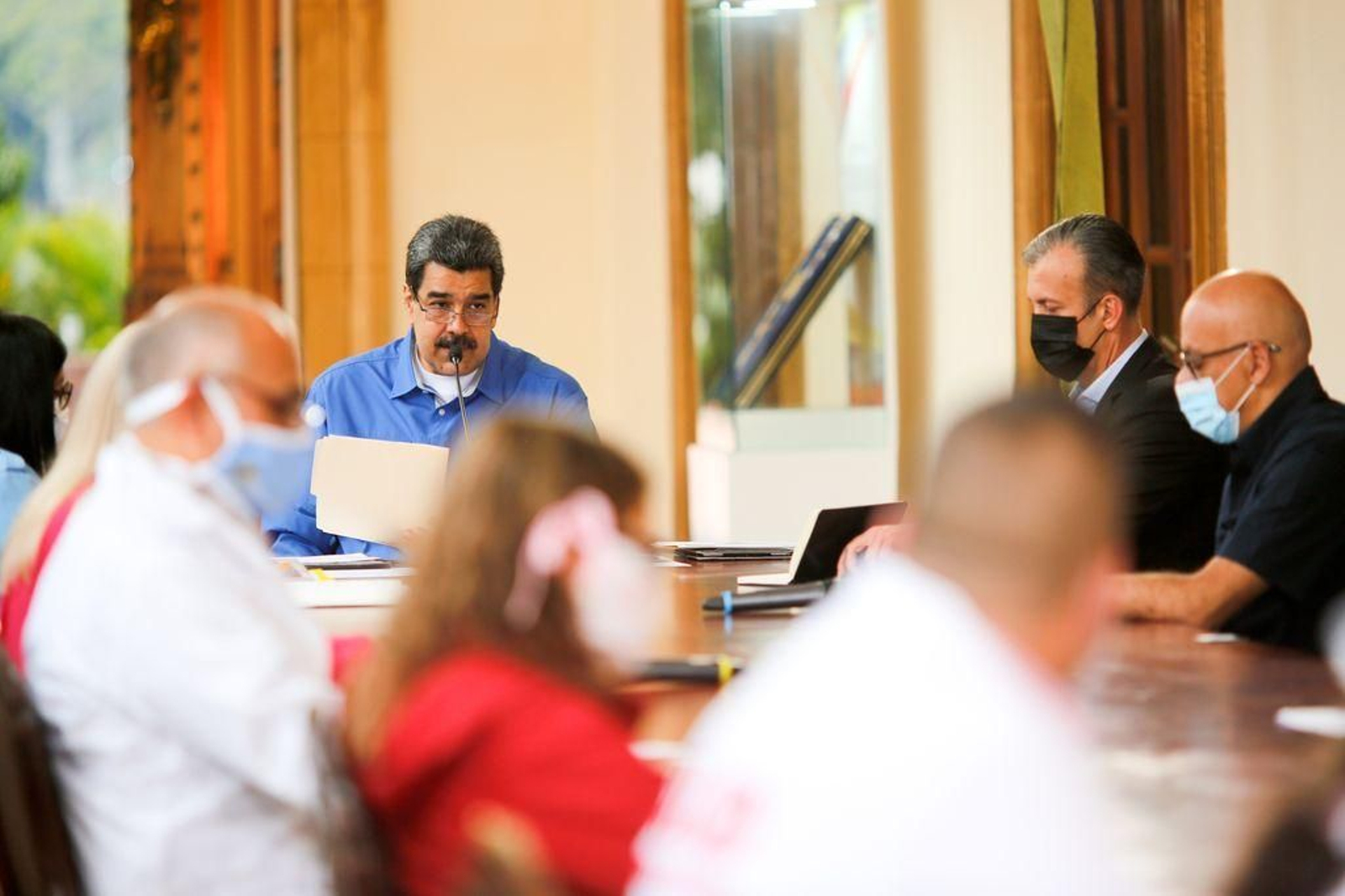 Madrudo preside una reunión de la comisión presidencial para el COVID-19,