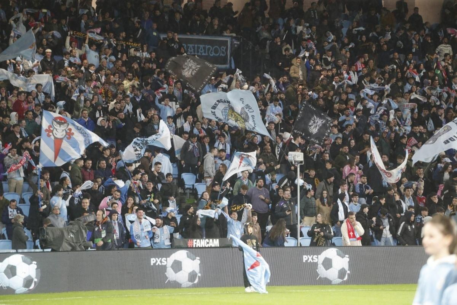 Aficionados del Celta, en el último partido disputado en Balaídos, ante el colista Almería.
