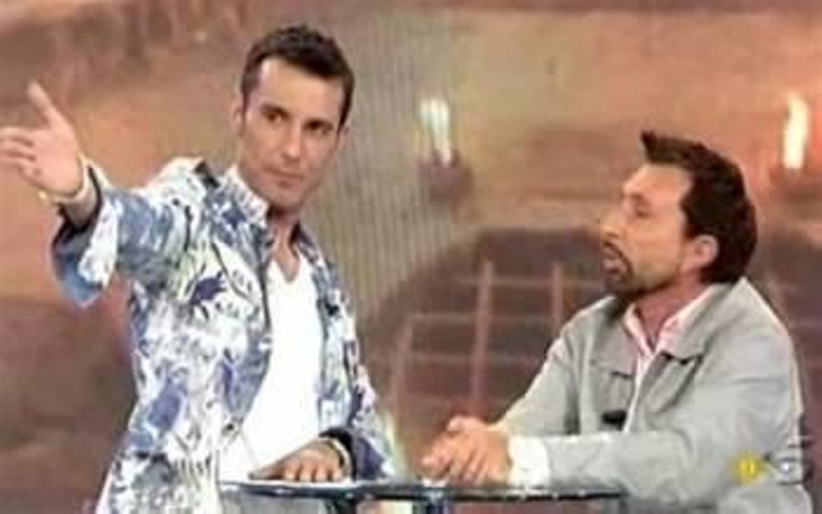 Jesús Vázquez expulsando a Parada del plató