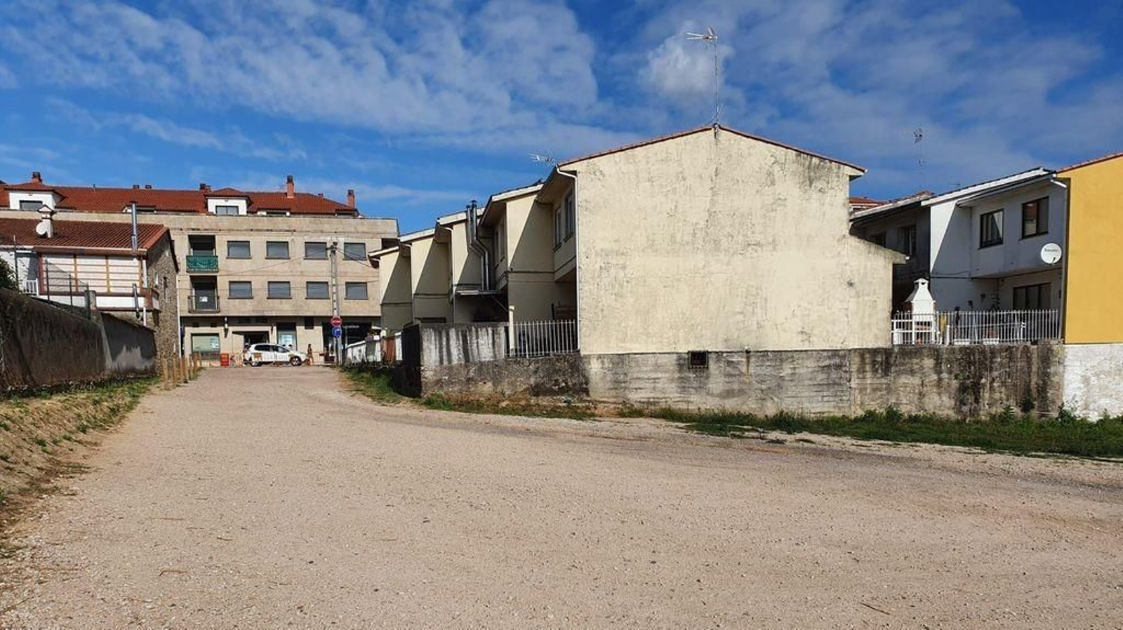 El acondicionamiento de este estacionamiento permitirá descongestionar de coches aparcados la céntrica plaza del Calvario rosalina.