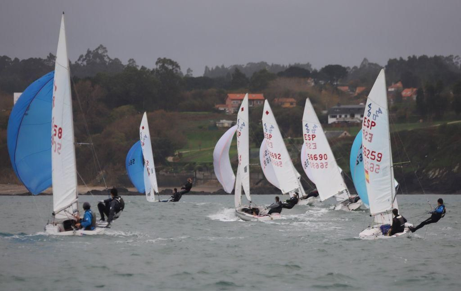 Un momento de la regata disputada ayer en aguas de A Coruña.