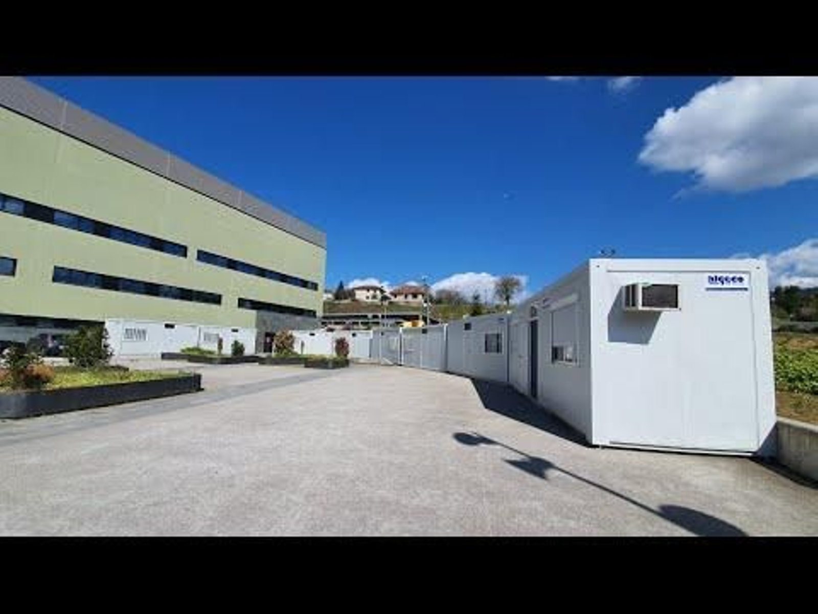 El Cunqueiro instala casetas fuera para que duerman los MIR de guardia