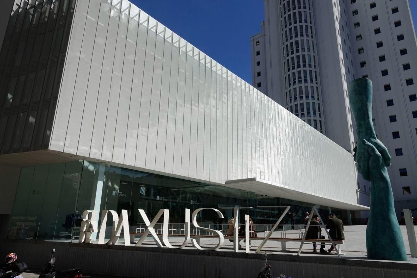 Vigo mejora su tasa de resolución pero no logra frenar el atasco de asuntos por resolver, que siguen en aumento.