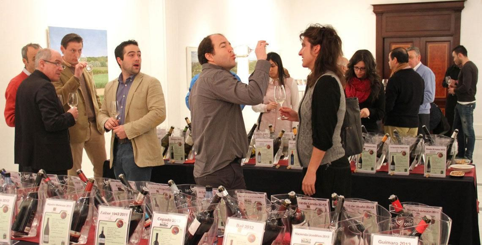 Cata de vinos en las instalaciones de la Casa de Galicia en Madrid.