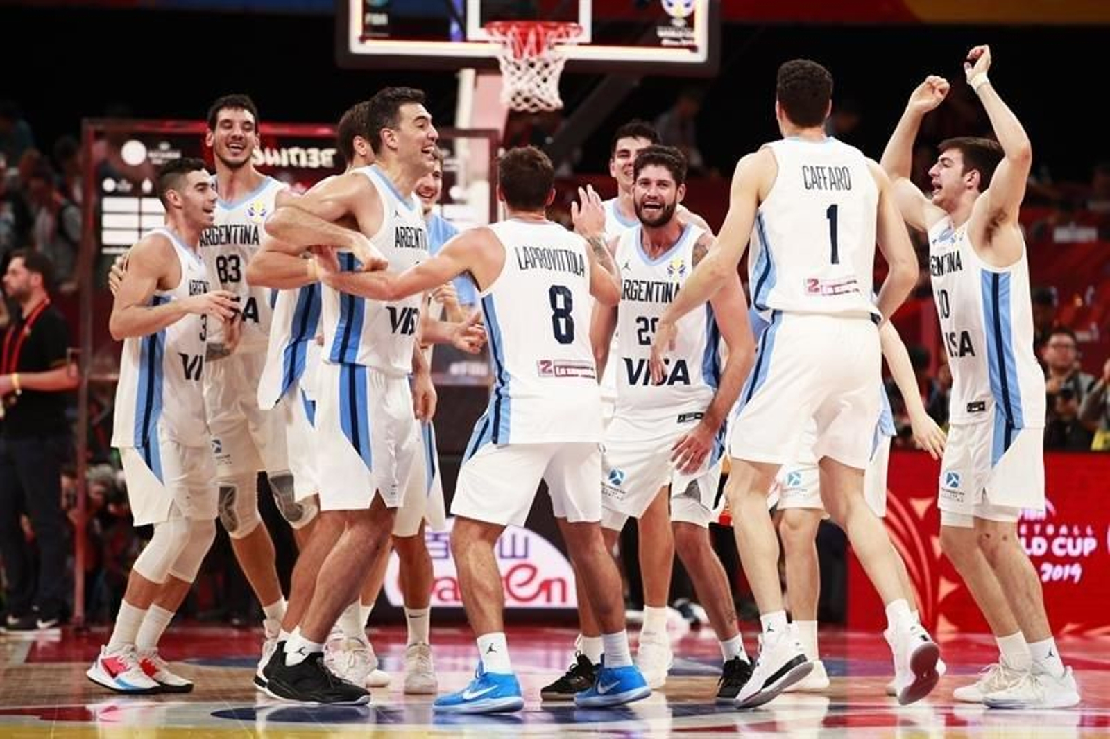 Los jugadores Argentinos celebran el pase a la final