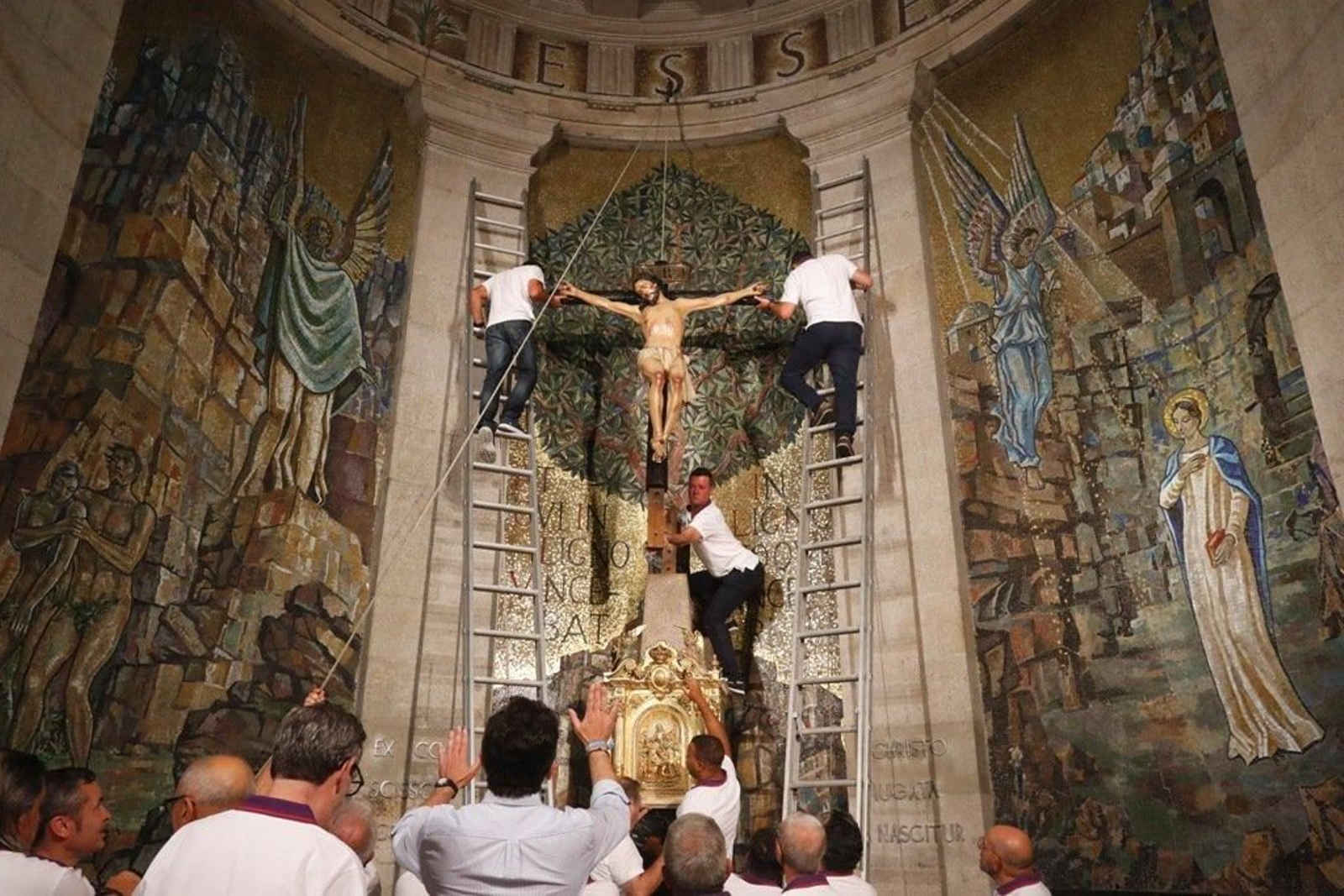 Descendimiento del Cristo de la Victoria _ JV Landín 036
