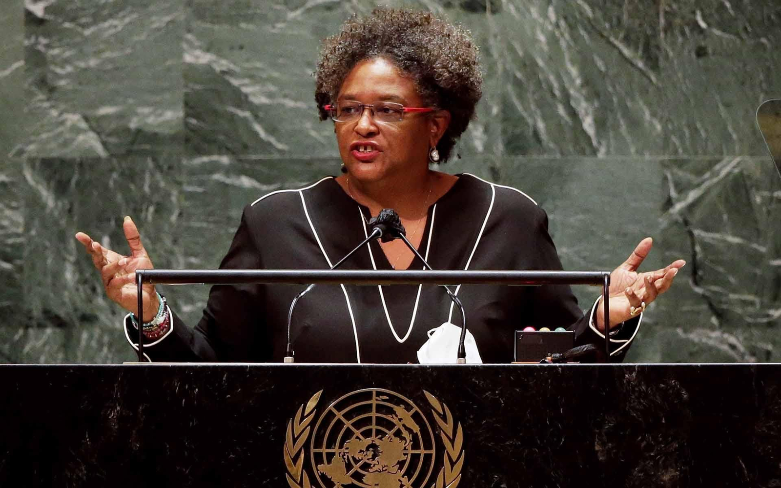 New York (United States), 24/09/2021.- Mia Amor Mottley, Prime Minister of Barbados speaks at the UN General Assembly 76th session General Debate in UN General Assembly Hall at the United Nations Headquarters, in New York City, New York, USA, 24 September 2021. (Estados Unidos, Nueva York) EFE/EPA/JOHN ANGELILLO / POOL