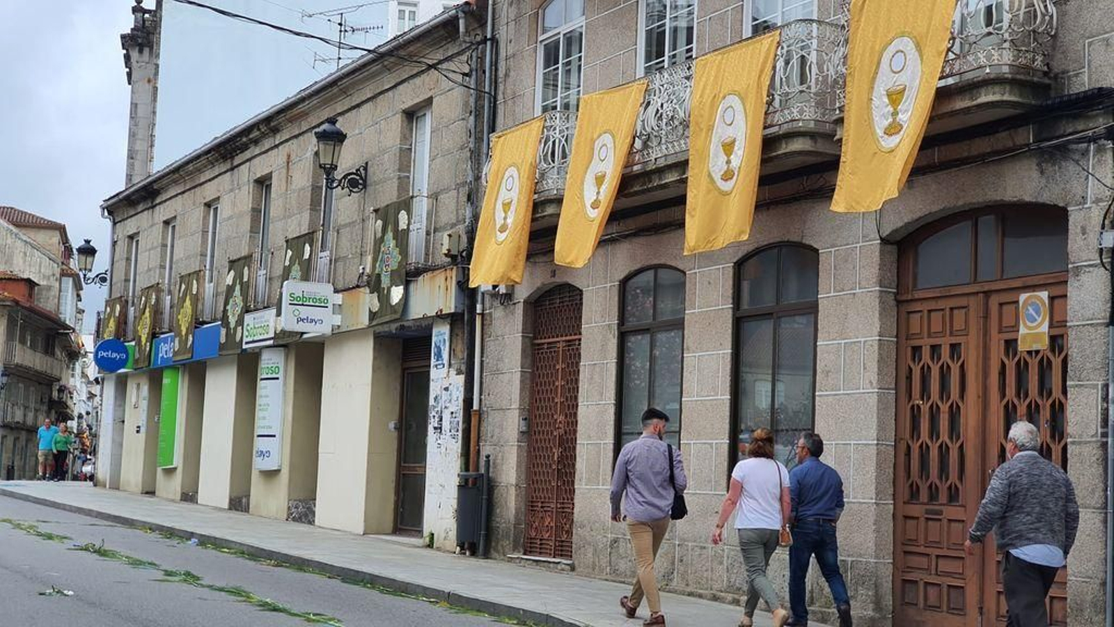 Un Corpus diferente sin fieles en Ponteareas 13