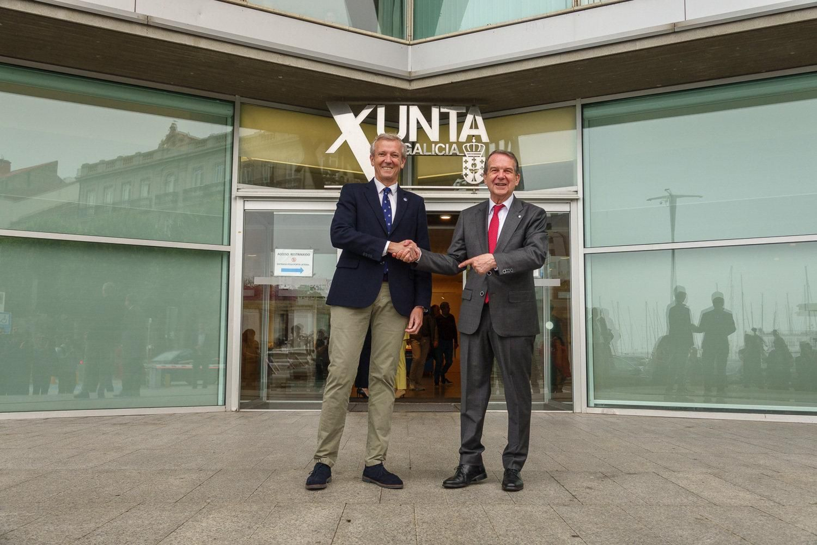 Escenificación de la cordialidad entre mandatarios.