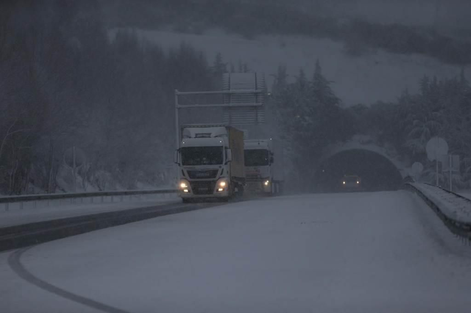 Cortada la A52 por nieve _ Alberte 10