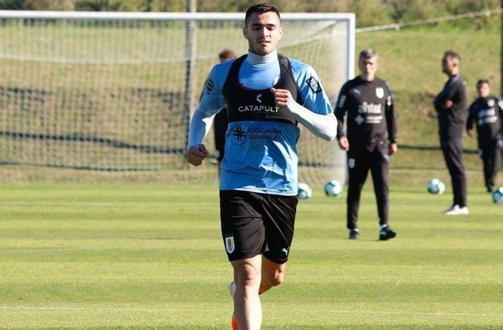 Maxi, ayer con Uruguay.