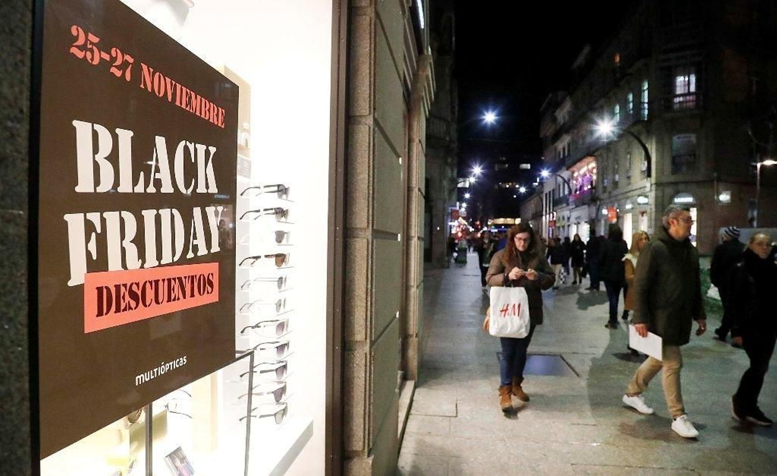 La calle del Príncipe vivirá una jornada intensa mañana viernes con los comercios abiertos hasta las diez de la noche en el "Black Friday".
