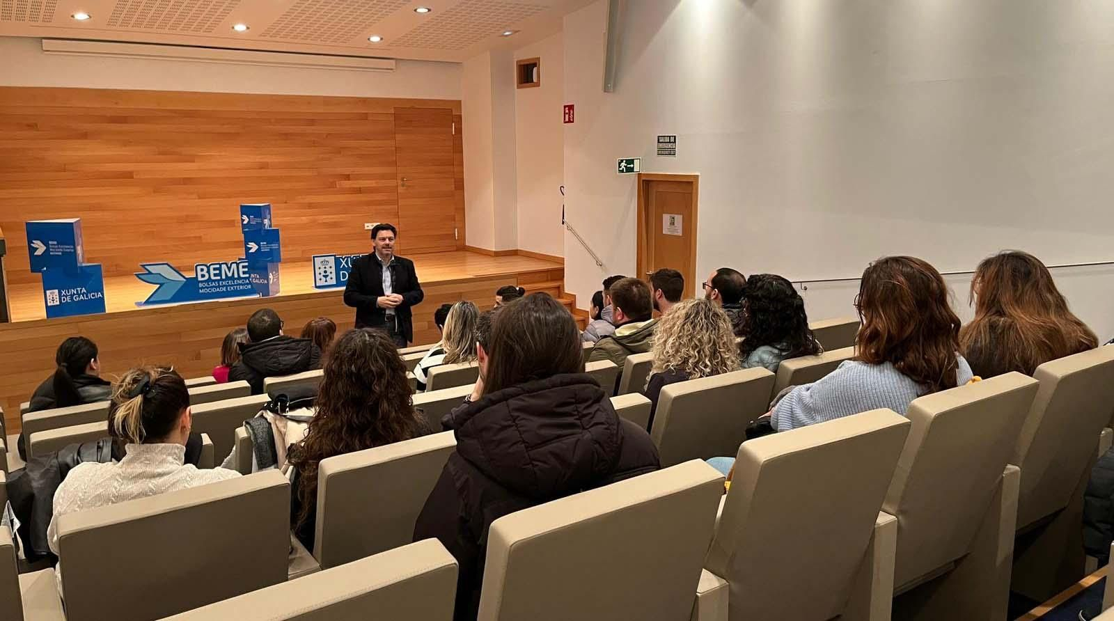 La convocatoria de las becas BEME para el curso 2023-2024 se publicará el 2 de febrero, en el Diario Oficial de Galicia