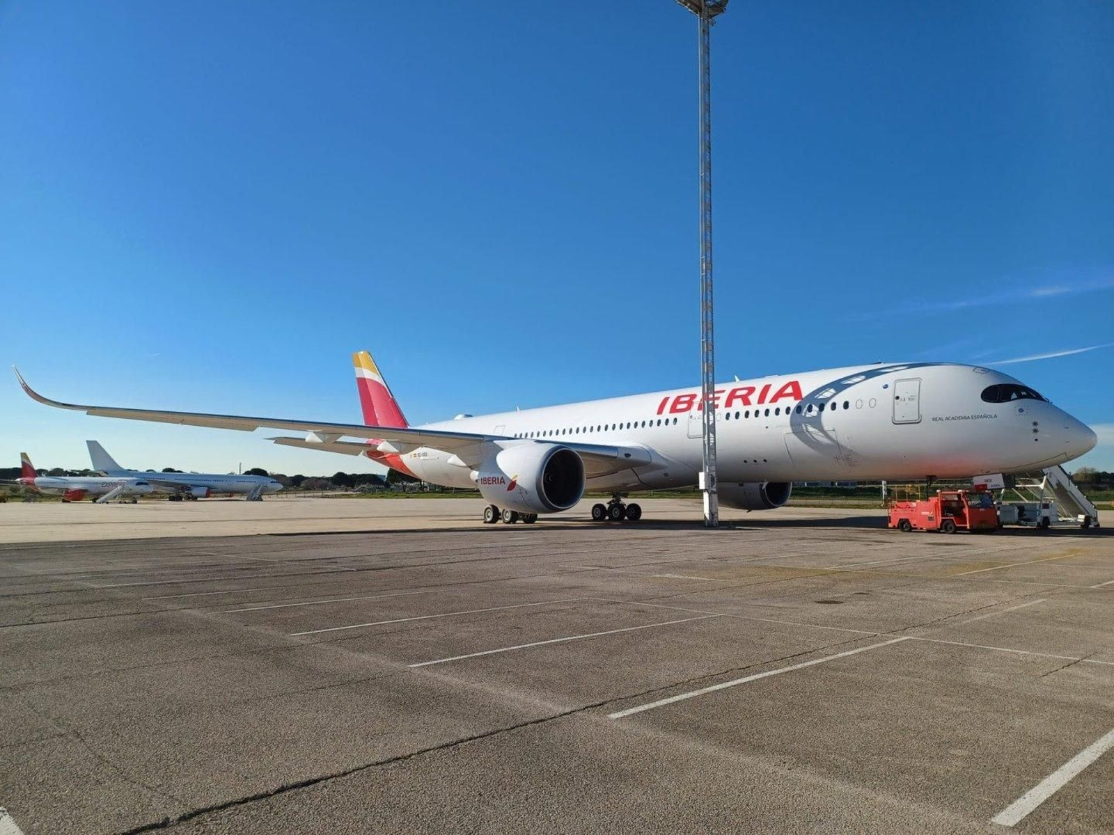 El nuevo Airbus A350 que Iberia incorpora a su flota. // EP