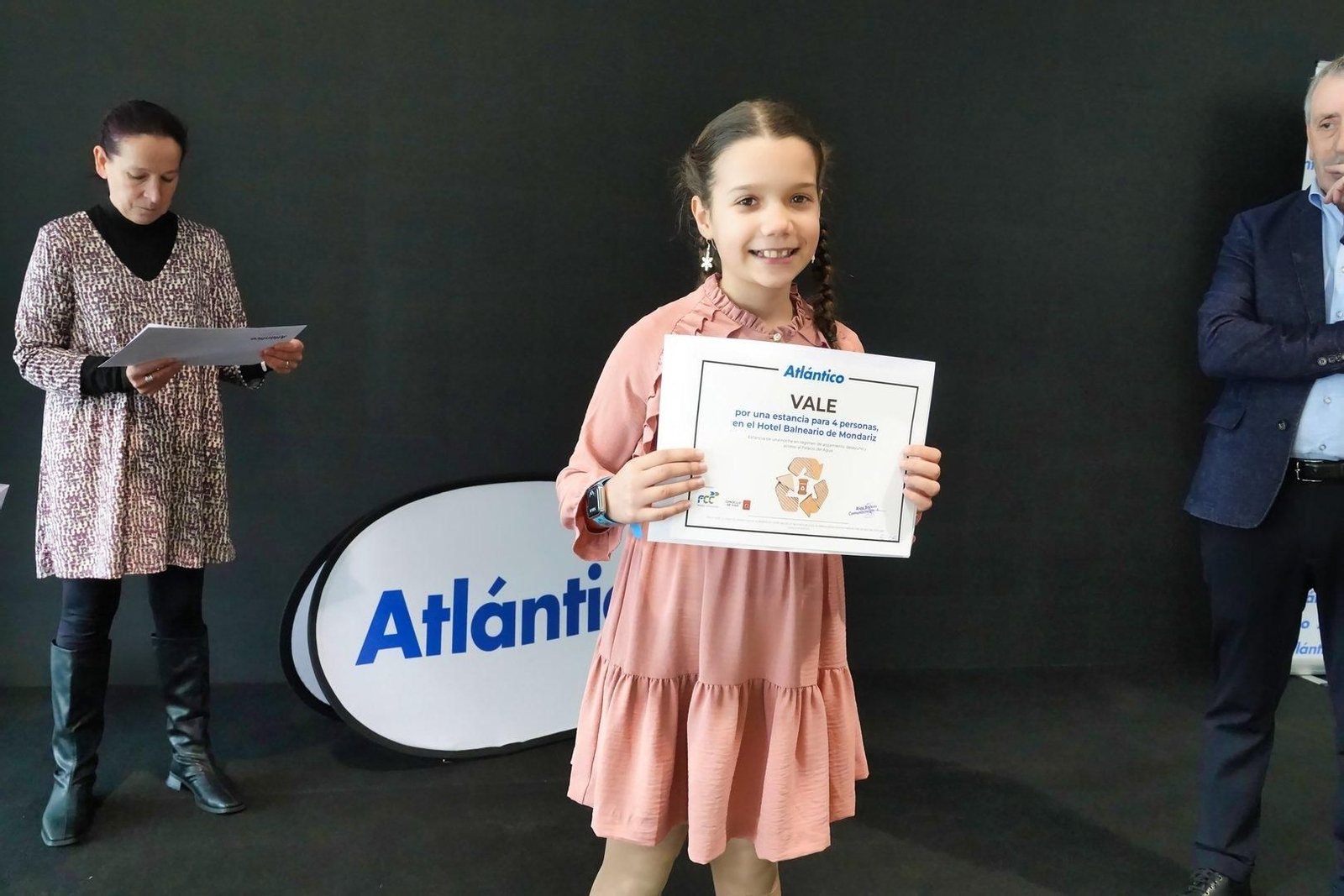 Premiados en el concurso de dibujo 'Vida Sostenible'.