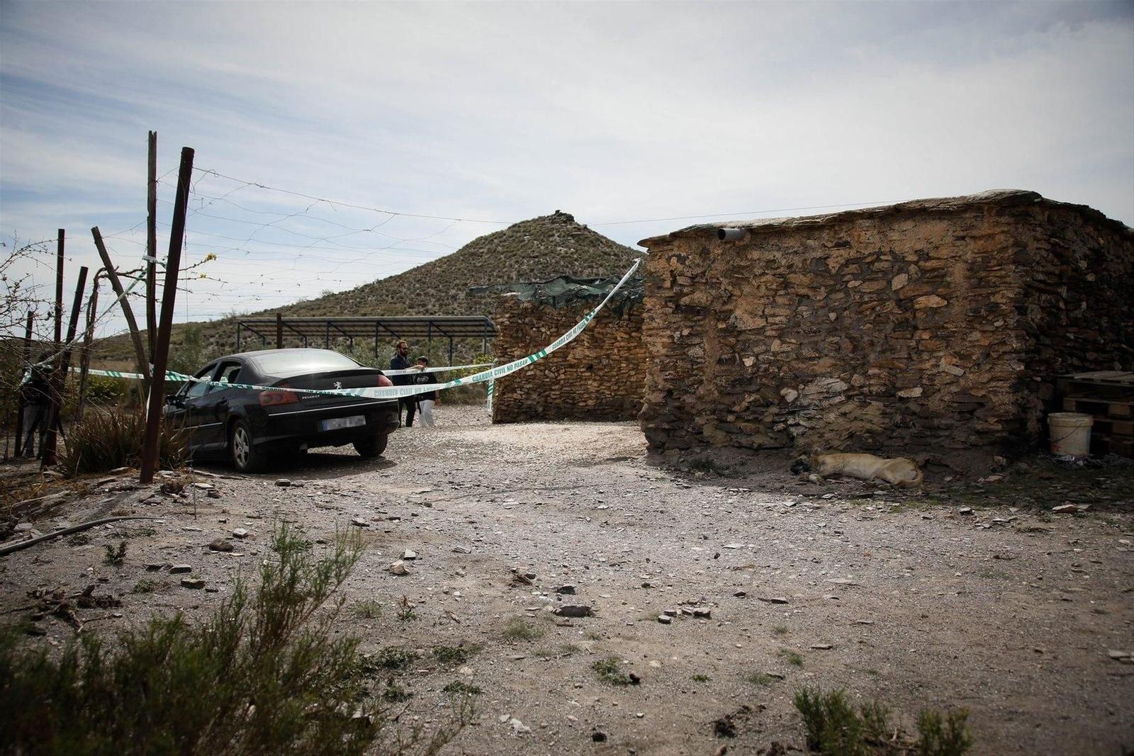 Lugar del presunto asesinato de dos niñas de dos y cuatro años de edad así como la posterior muerte de su padre. // E.P.