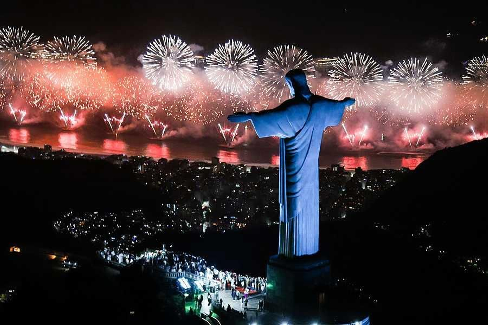 En Brasil celebración ante el Cristo Redentor.