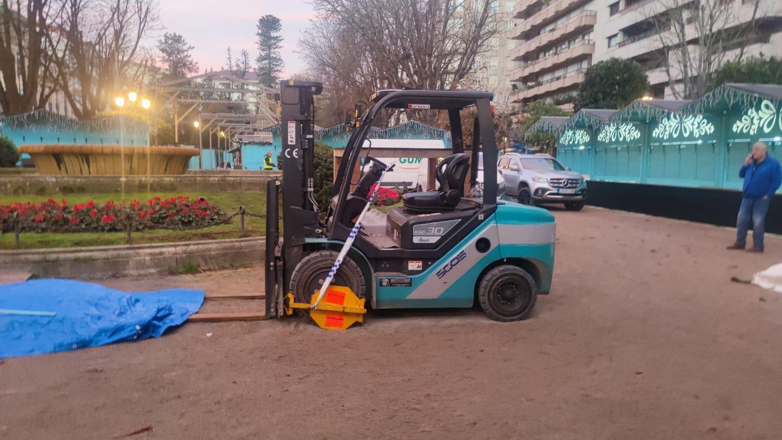 Así amaneció el mercadillo de Navidad en la Alameda.