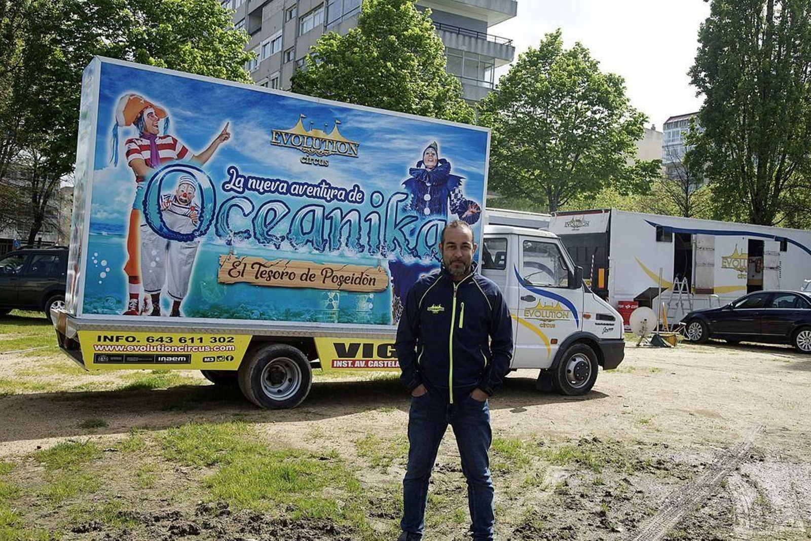 Sandro Montero, responsable de logística de Evolution Circus, vive con el resto de personal en las caravanas asentadas en la avenida de Castelao.