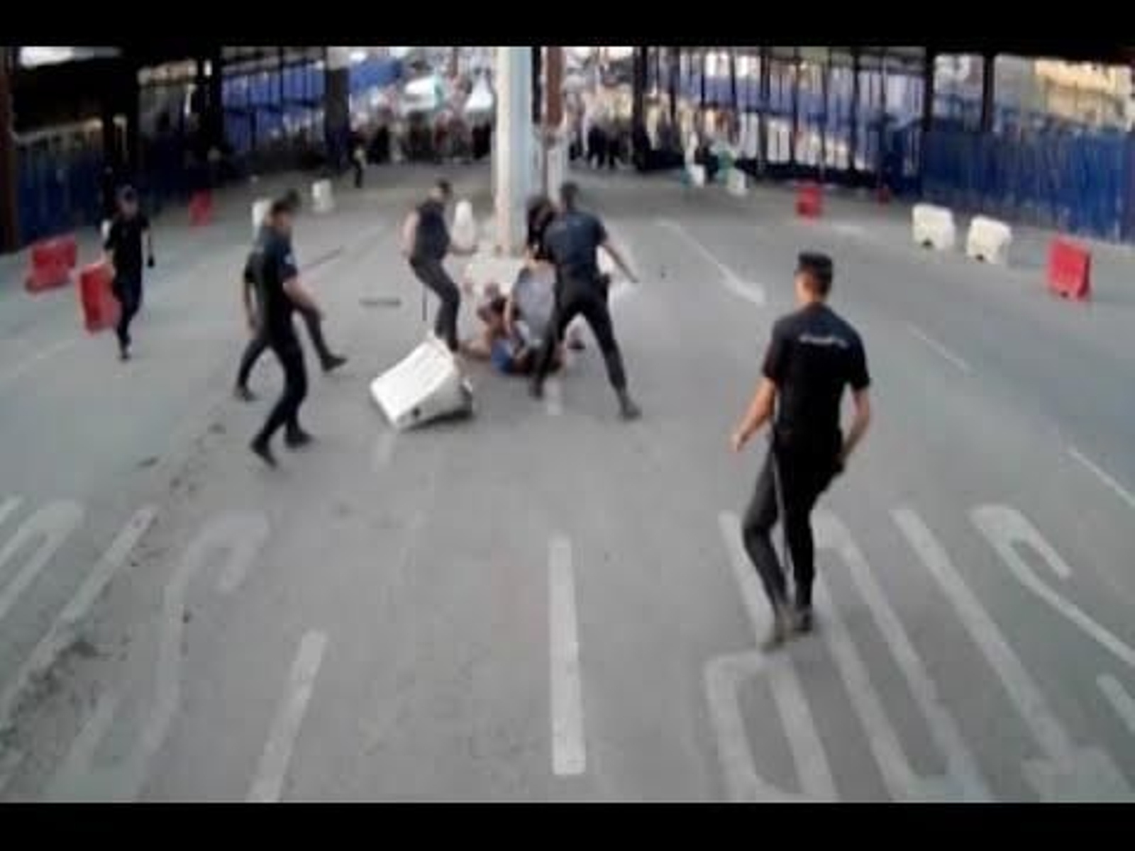 Un policía es atacado con un cuchillo en Melilla