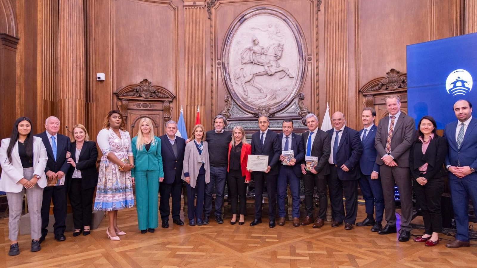 Personalidades invitadas a la presentación 
