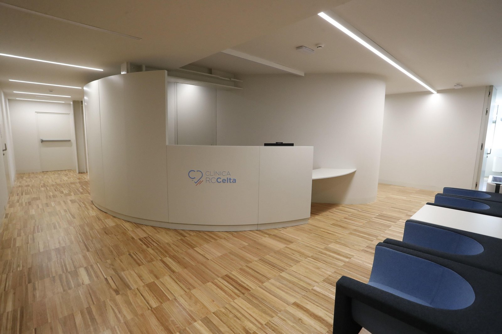 Las instalaciones de la clínica esperan por los primeros pacientes.