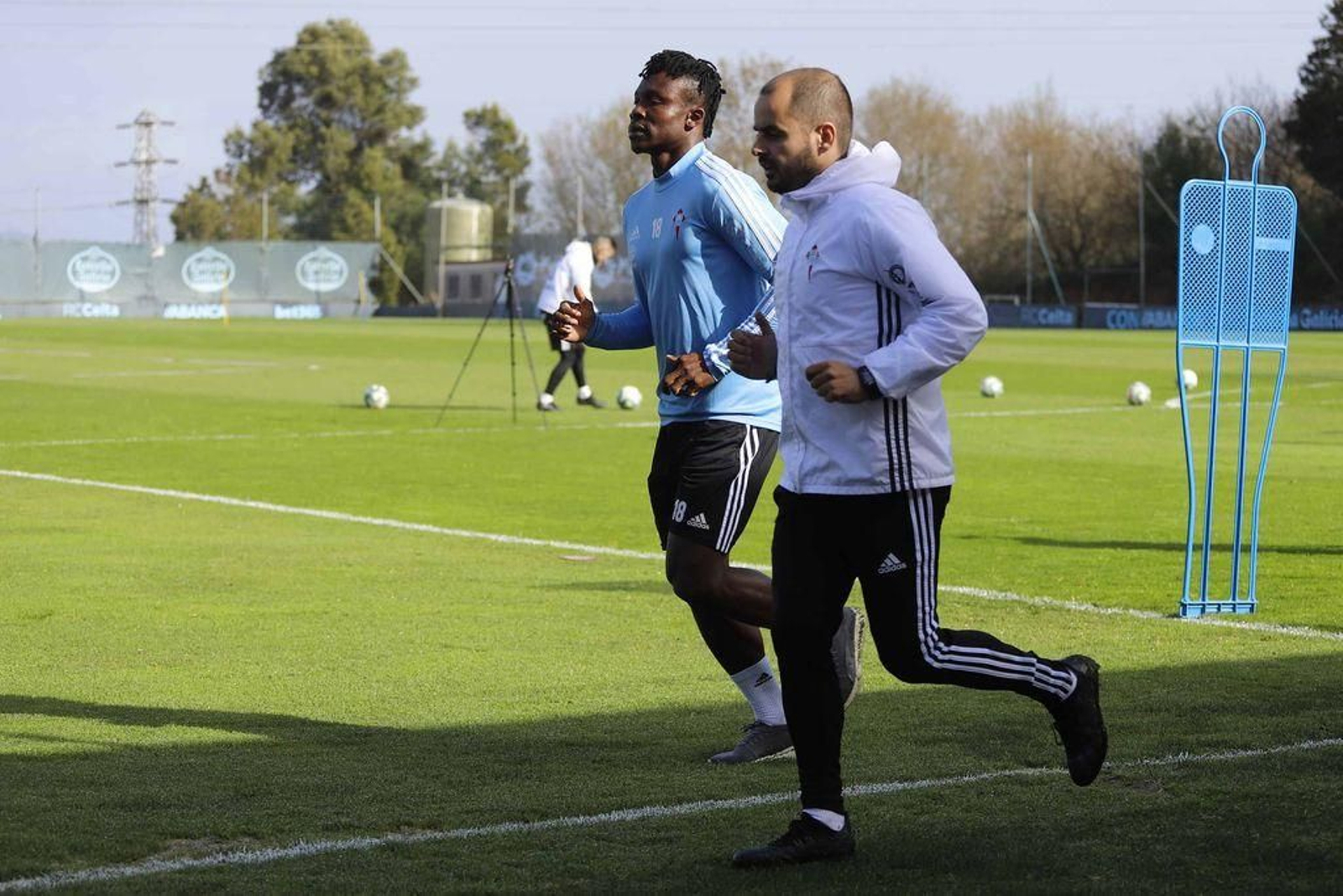Aidoo, corriendo ayer con el recuperador, fue convocado por Ghana.