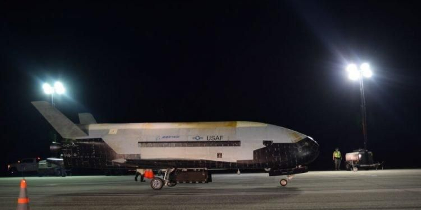 El avión espacial no tripulado X-37B de la Fuerza Aérea de Estados Unidos