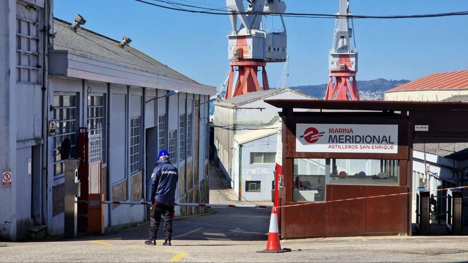 El accidente tuvo lugar ayer en las instalaciones del Astillero San Enrique, en Teis.
