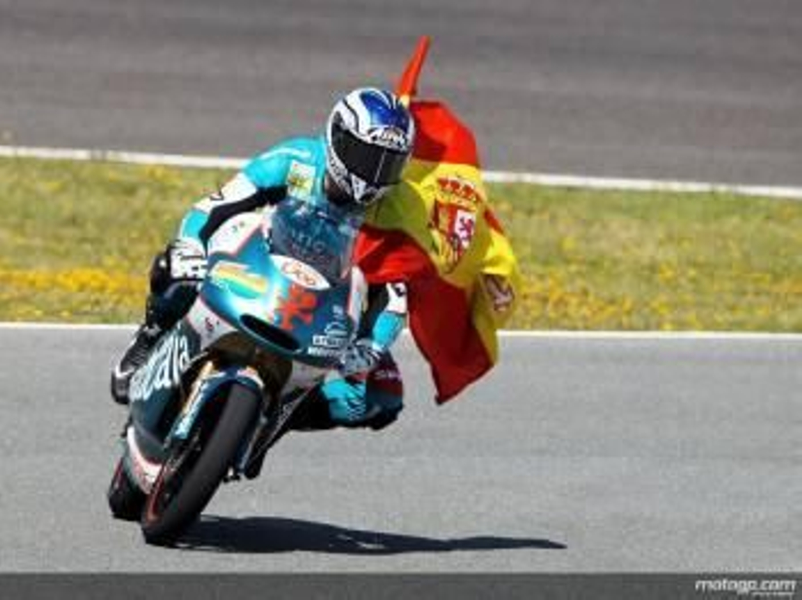 Terol celebra una de sus victorias en el Mundial 2011 de 125 c.c.