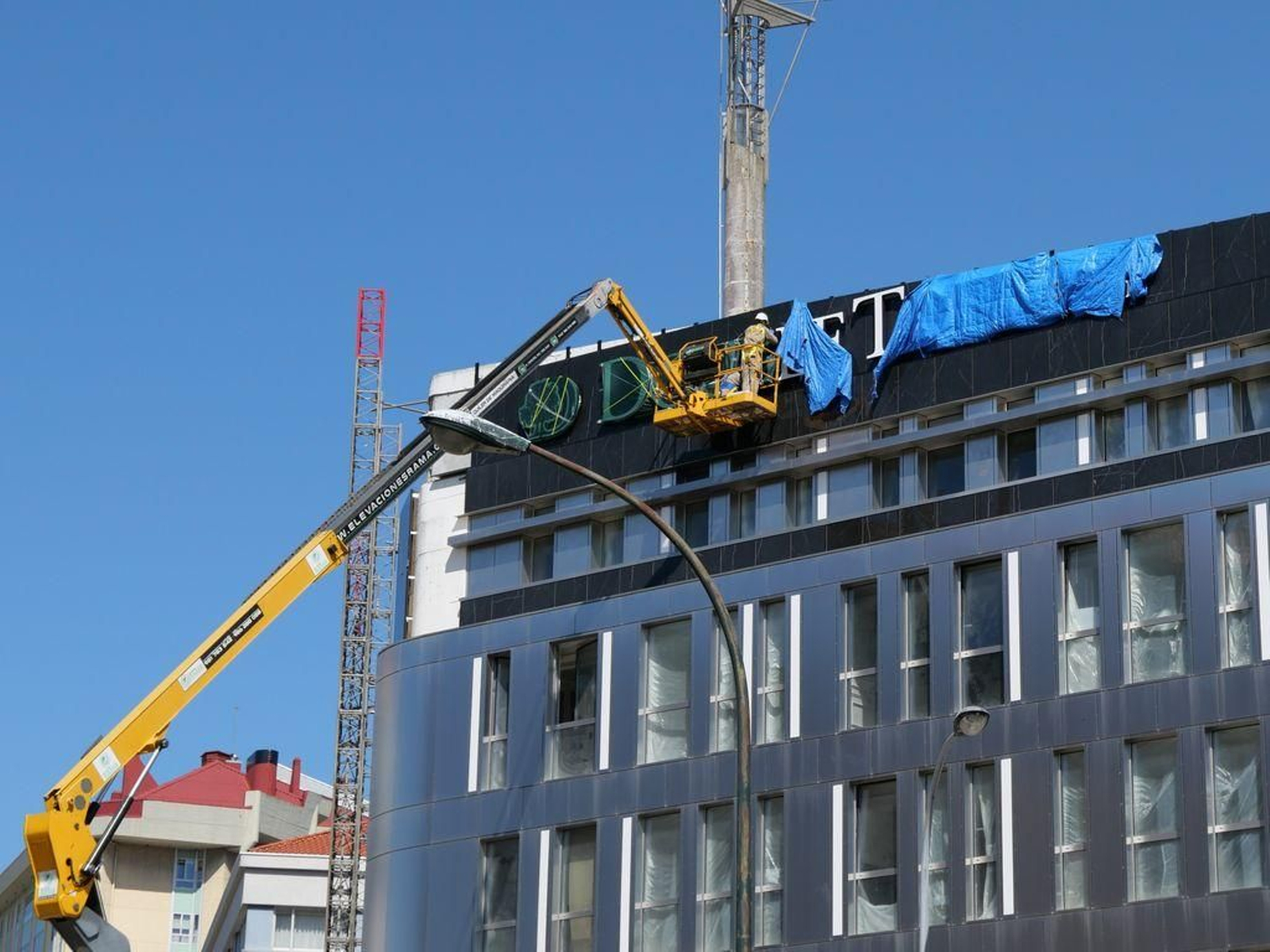 "Cuando comenzó el confimaniento me sorprendió que ya estaban aplicando medidas", dice un técnico de riesgos laborales