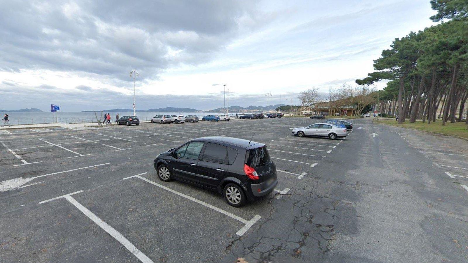 Imagen del aparcamiento que estará cerrado por obras en Samil. // Google Maps