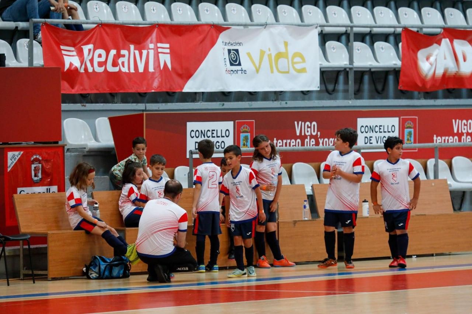 Vigo Cup fútbol sala en su cuarta jornada en As Travesas. // Jorge Santomé