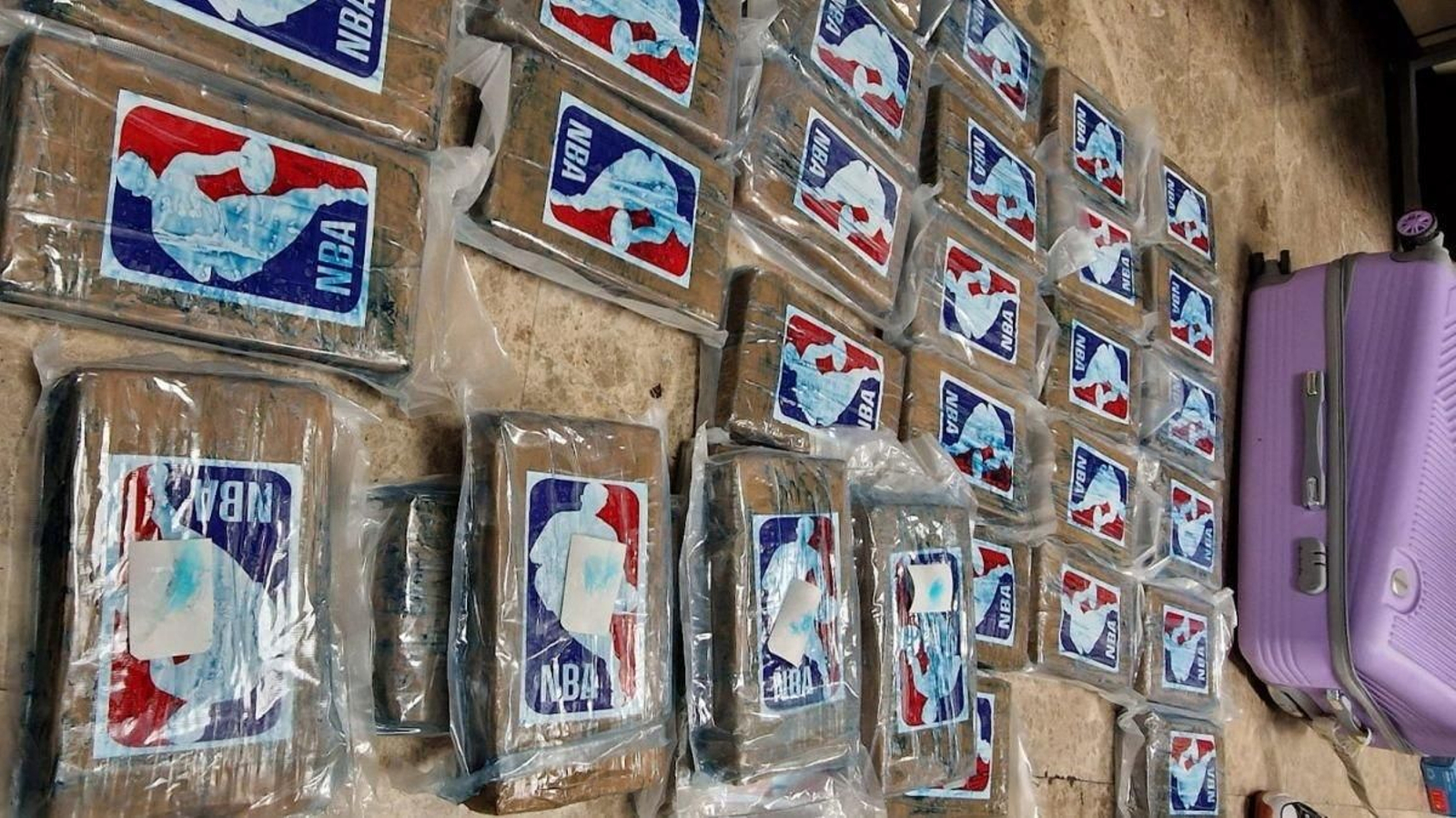 La droga que iba oculta en las maletas interceptadas tenía el logotipo de la NBA.