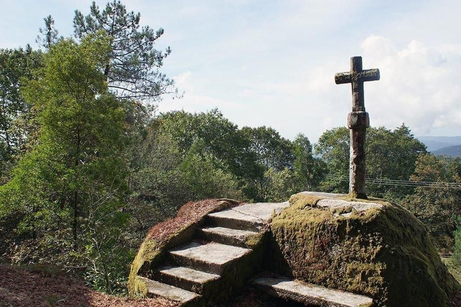El monte Aloia fue el primer parque natural creado en Galicia y cuenta con 746 hectáreas, por lo que es uno de los más pequeños en extensión.