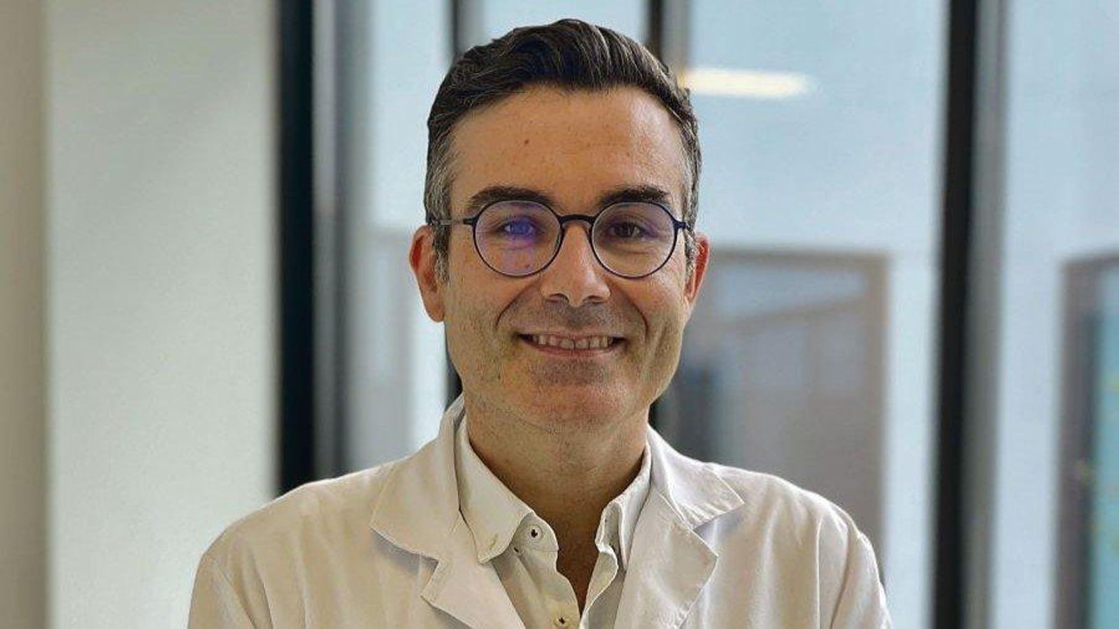 El urólogo vigués Manuel Carballo, en el Álvaro Cunqueiro.