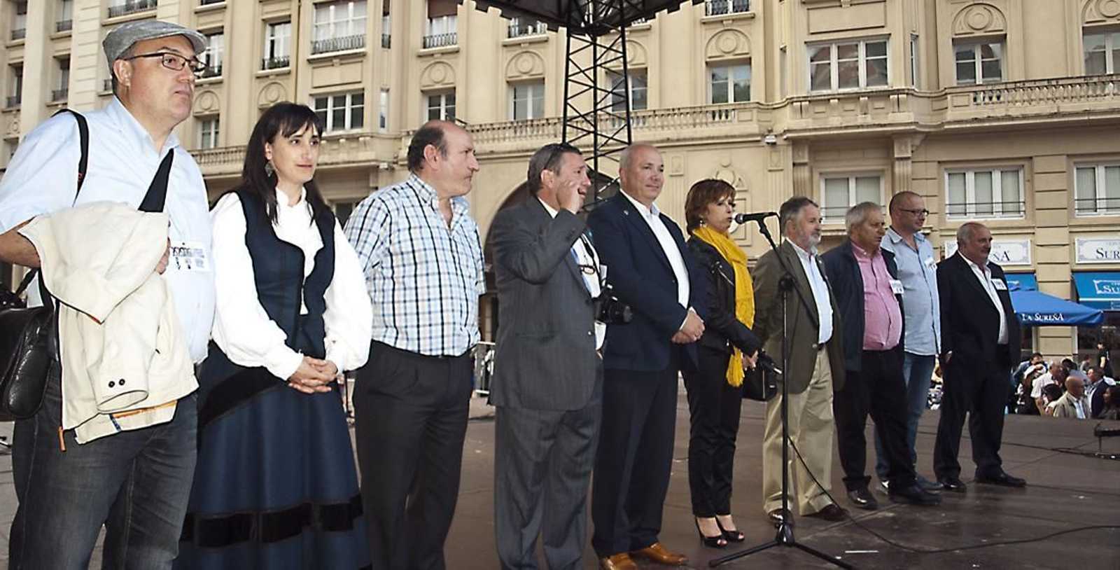 Autoridades en el Día de Galicia en Euskadi 2014.